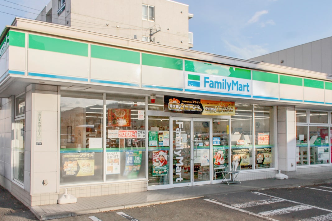 ファミリーマート 札幌南12条店